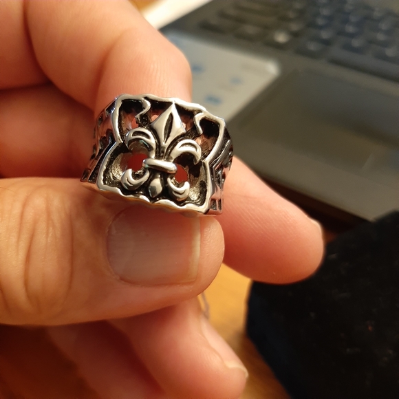 Man's Jewelry - Picture 7 of 10